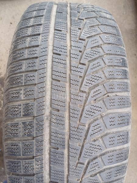 Hankook 225/55 R17 Zimska
