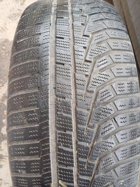 Hankook 235/55 R19 Zimska