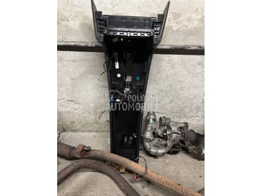 Središnji greben za Mercedes Benz E 124 od 2013. do 2016. god.