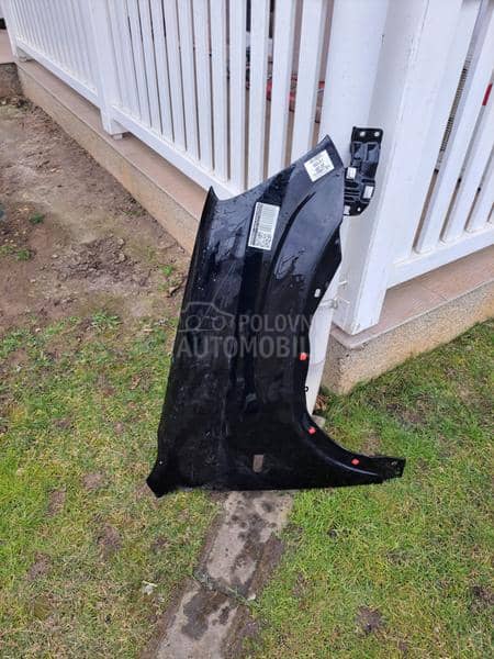 Desno krilo blatobran