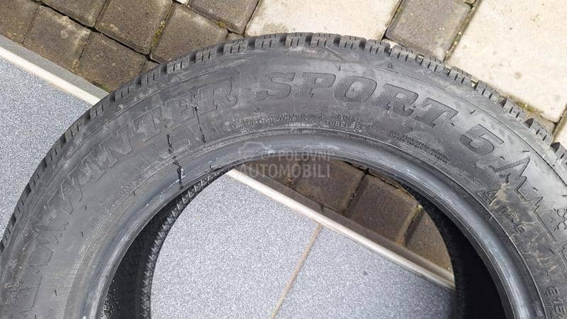Dunlop 215/55 R16 Zimska