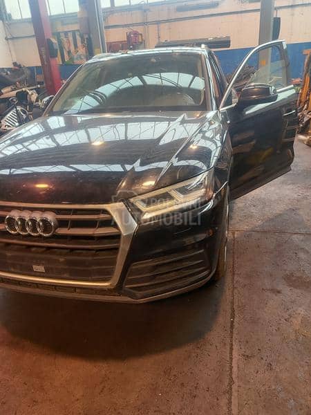Audi Q5 -  kompletan auto u delovima