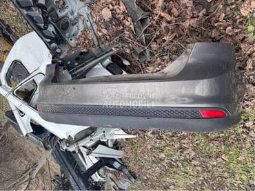 zadnji branik limuzina 4v za Ford Focus od 2011. do 2014. god.