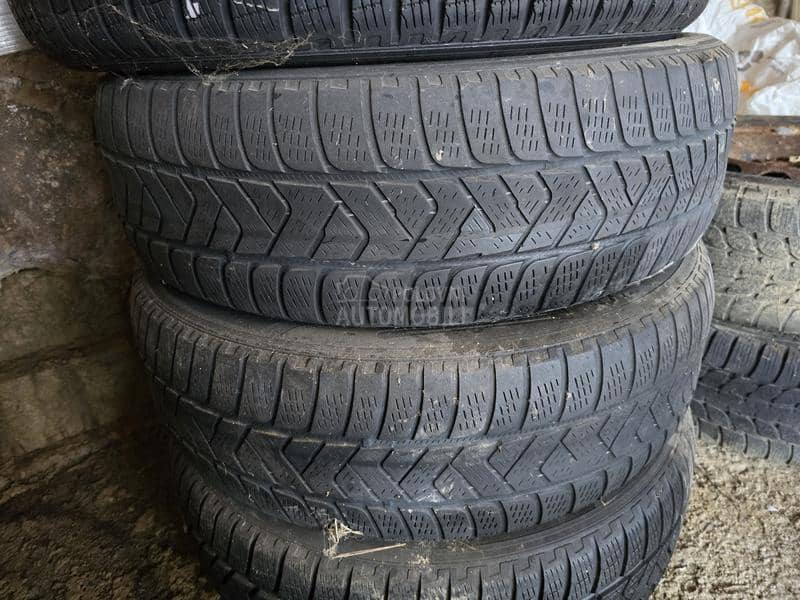 Pirelli 215/65 R17 Sve sezone