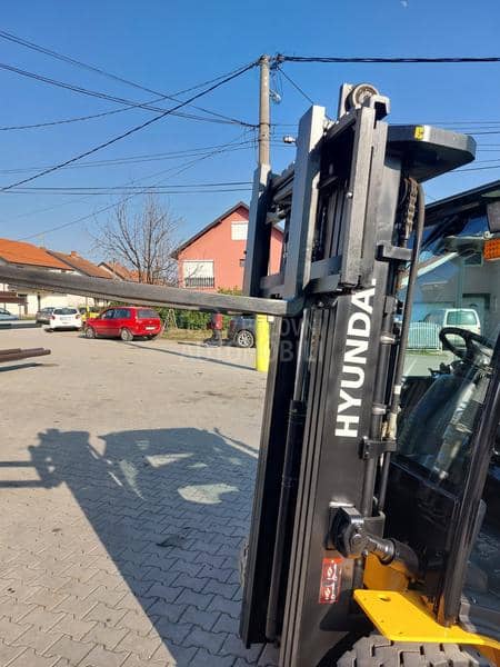 Hyundai 3.5 tona triplex