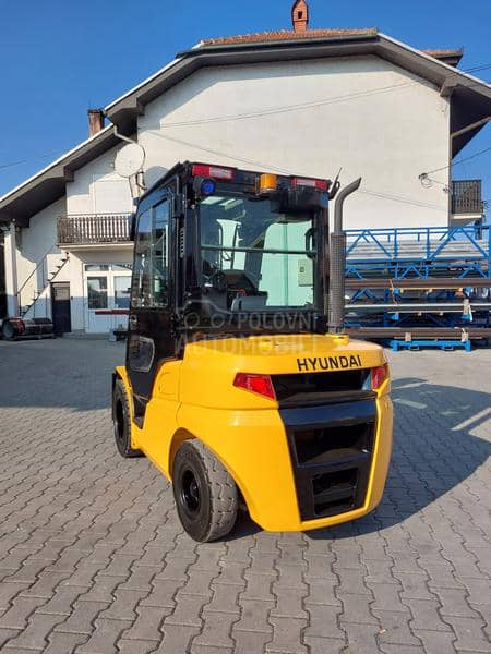 Hyundai 3.5 tona triplex