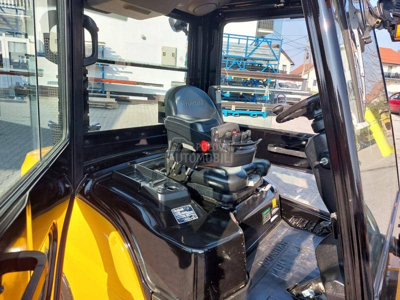 Hyundai 3.5 tona triplex