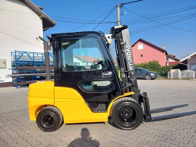 Hyundai 3.5 tona triplex