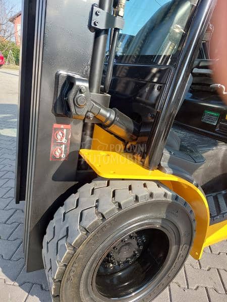 Hyundai 3.5 tona triplex