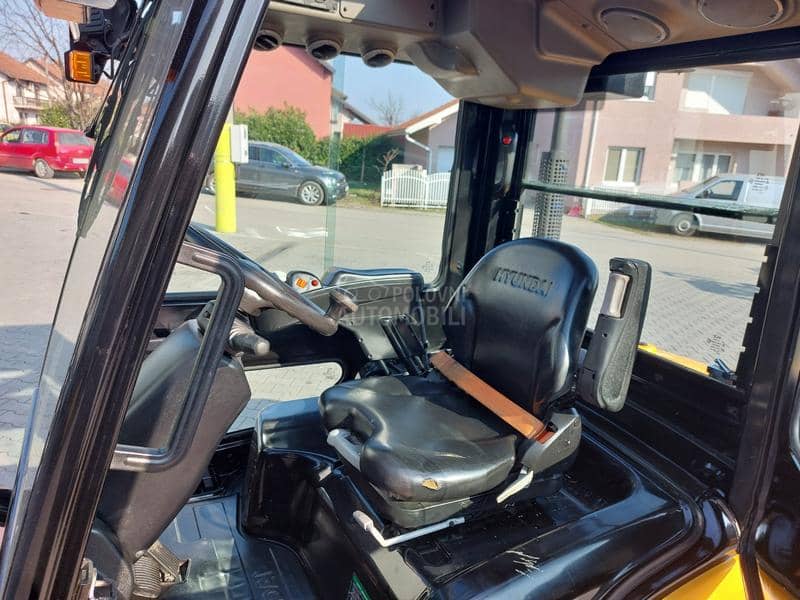 Hyundai 3.5 tona triplex