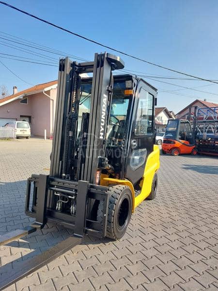 Hyundai 3.5 tona triplex