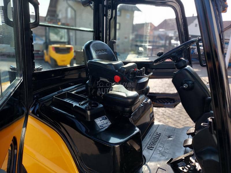 Hyundai 3.5 tona triplex