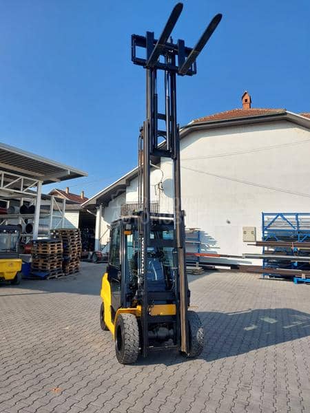 Hyundai 3.5 tona triplex