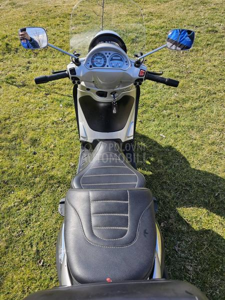 Piaggio Beverly 500