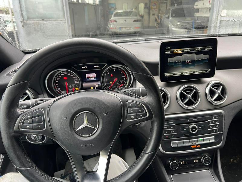 Mercedes Benz GLA 180 