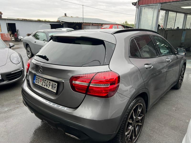 Mercedes Benz GLA 180 