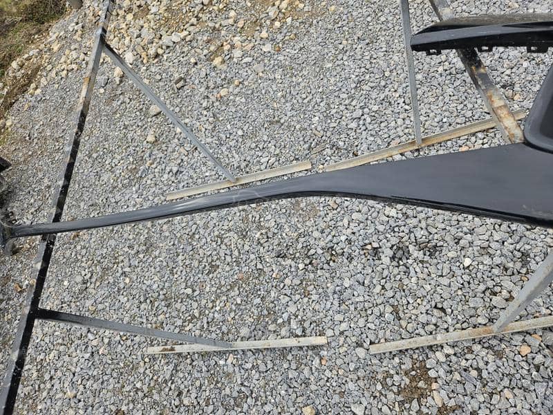 E TRON BRANIK PREDNJI