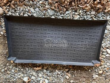 kadica za gepek za Toyota Yaris