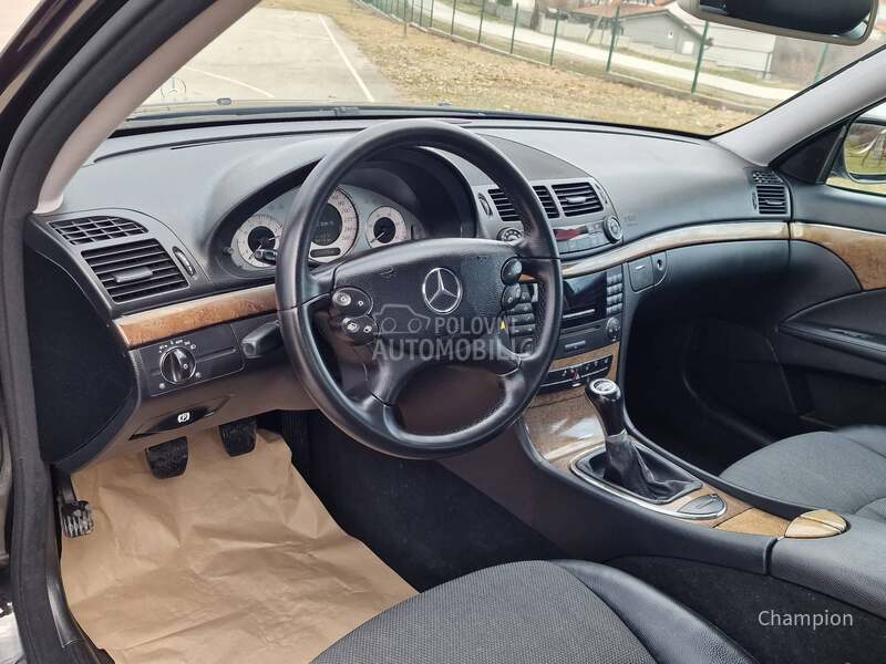 Mercedes Benz E 200 EVO AVANTGARDE