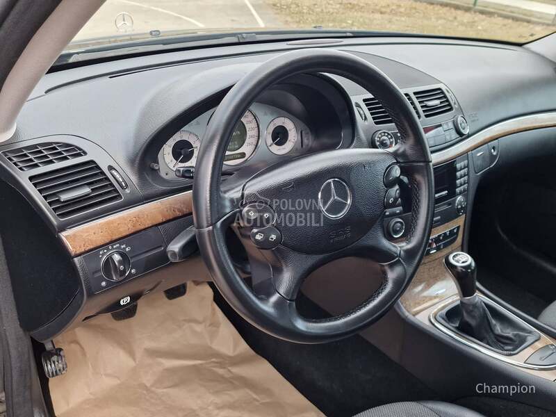 Mercedes Benz E 200 EVO AVANTGARDE
