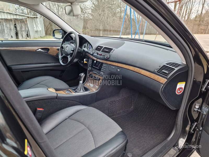 Mercedes Benz E 200 EVO AVANTGARDE