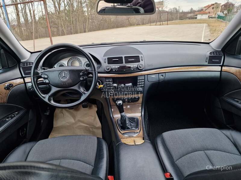 Mercedes Benz E 200 EVO AVANTGARDE