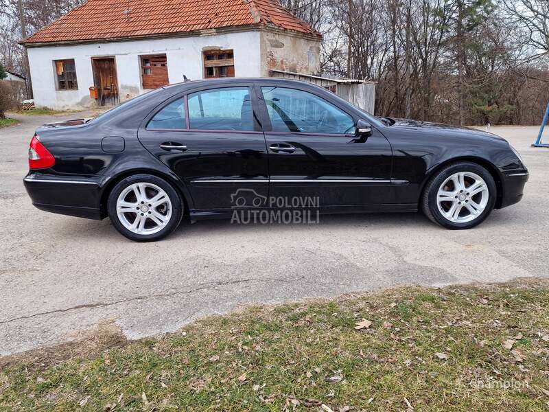 Mercedes Benz E 200 EVO AVANTGARDE