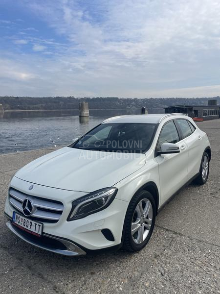 Mercedes Benz GLA 220 