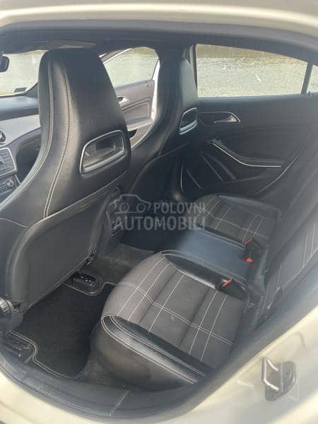 Mercedes Benz GLA 220 