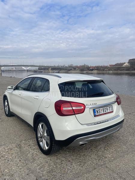 Mercedes Benz GLA 220 
