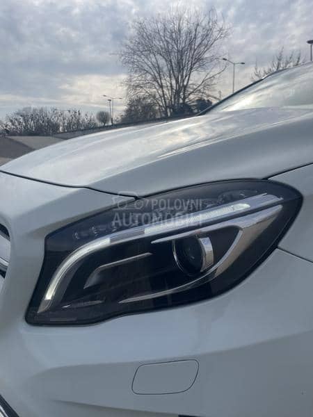 Mercedes Benz GLA 220 