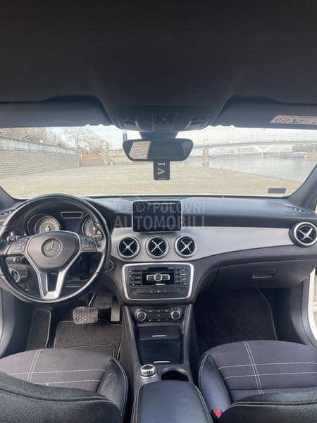 Mercedes Benz GLA 220 