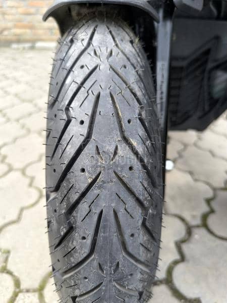 Kymco CV3 B kategorija