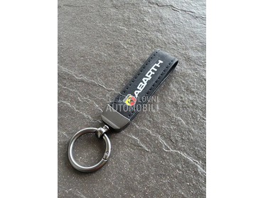 Privezak abarth alkantara NOVO za Fiat Ostalo