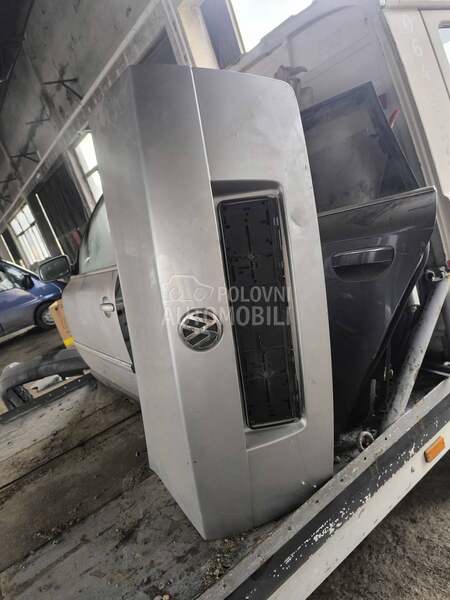 gepek vrata limuzina