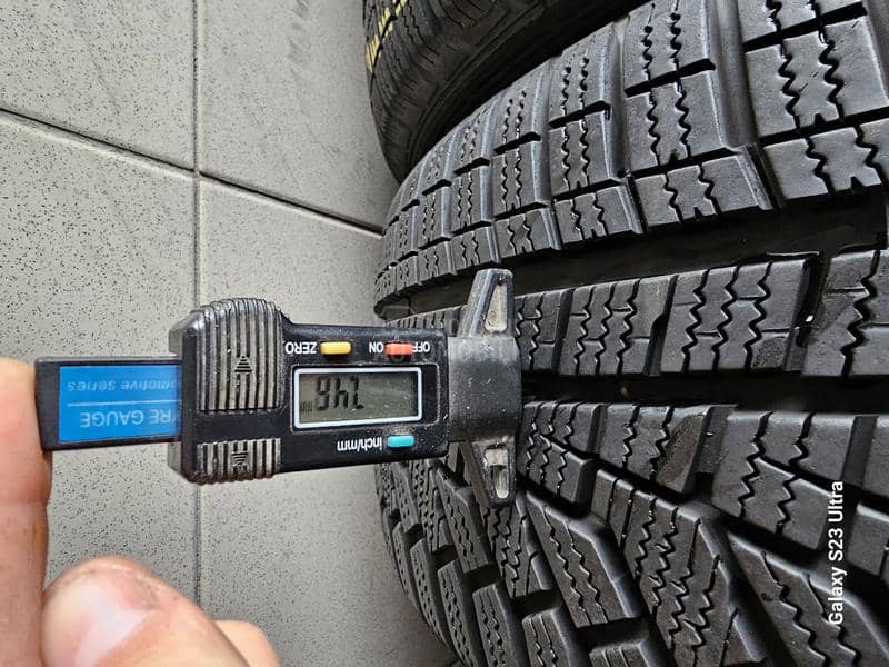 Hankook 205/45 R17 Zimska