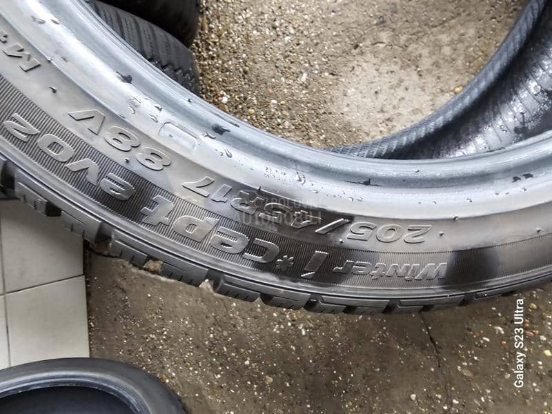 Hankook 205/45 R17 Zimska