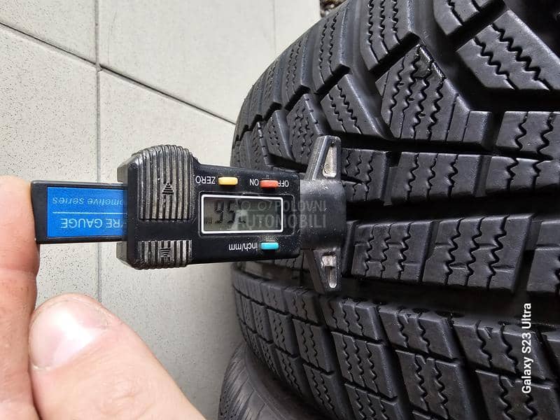 Hankook 205/45 R17 Zimska