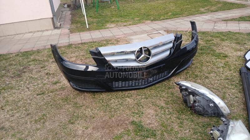 Mercedes Benz B Klasa 2008. god. -  kompletan auto u delovima