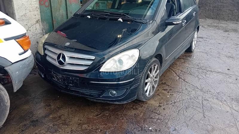 Mercedes Benz B Klasa 2008. god. -  kompletan auto u delovima