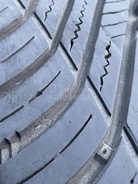 Hankook 245/45 R18 Sve sezone