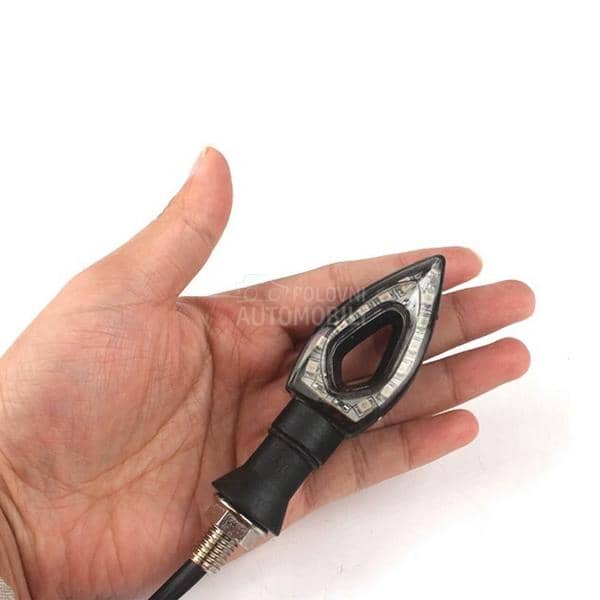 Led zmigavci za motor