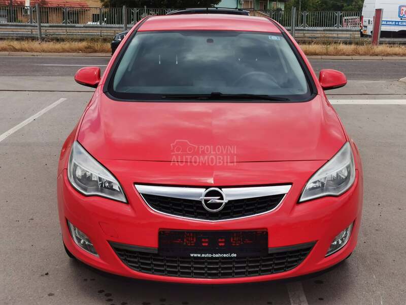 Opel Astra J 1.4 b.e.n.z 64k.w