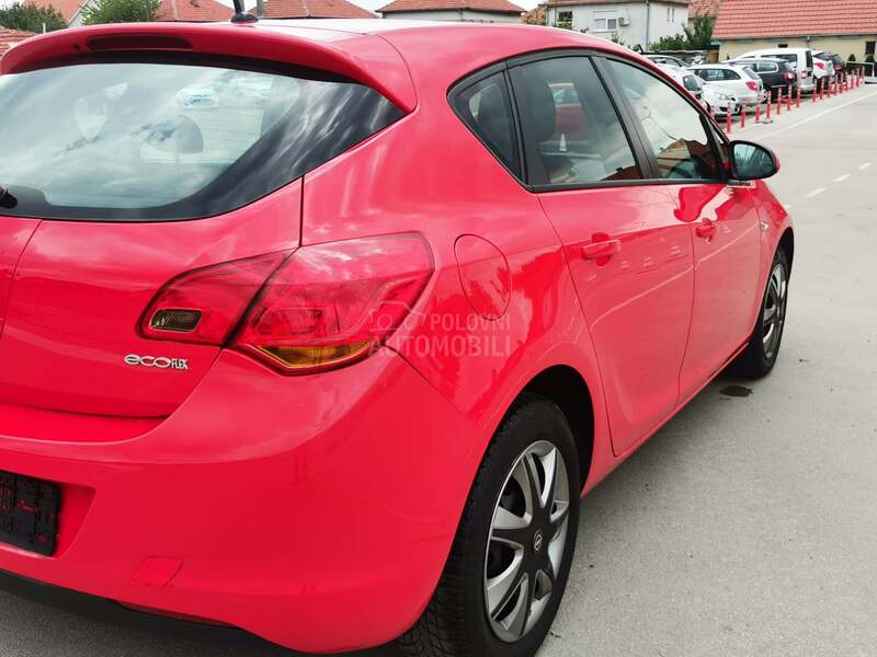 Opel Astra J 1.4 b.e.n.z 64k.w