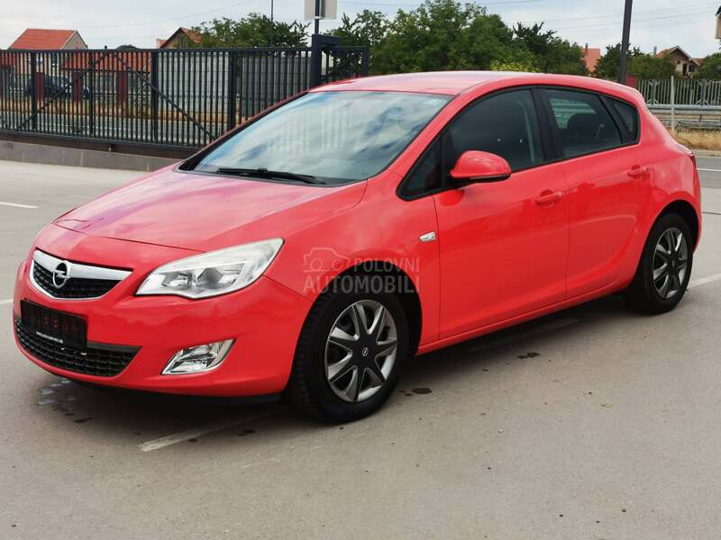 Opel Astra J 1.4 b.e.n.z 64k.w