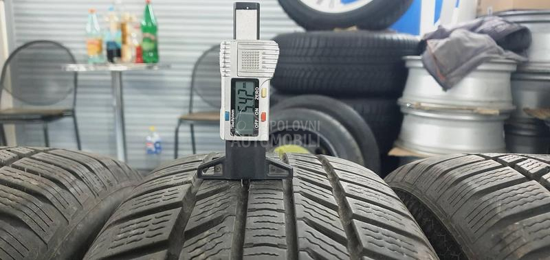 Continental 215/65 R17 Zimska