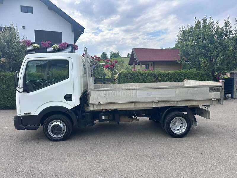 Nissan Cabstar