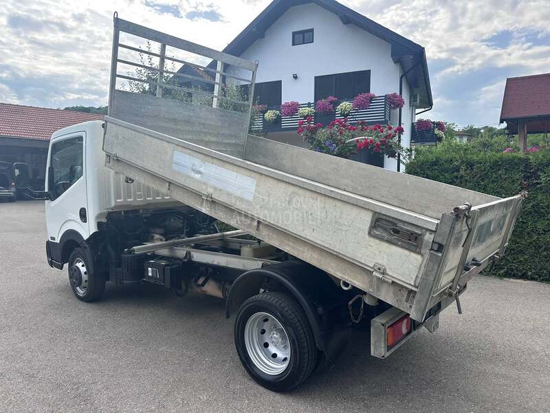 Nissan Cabstar