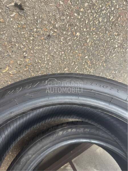 Pirelli 295/35 R21 Letnja