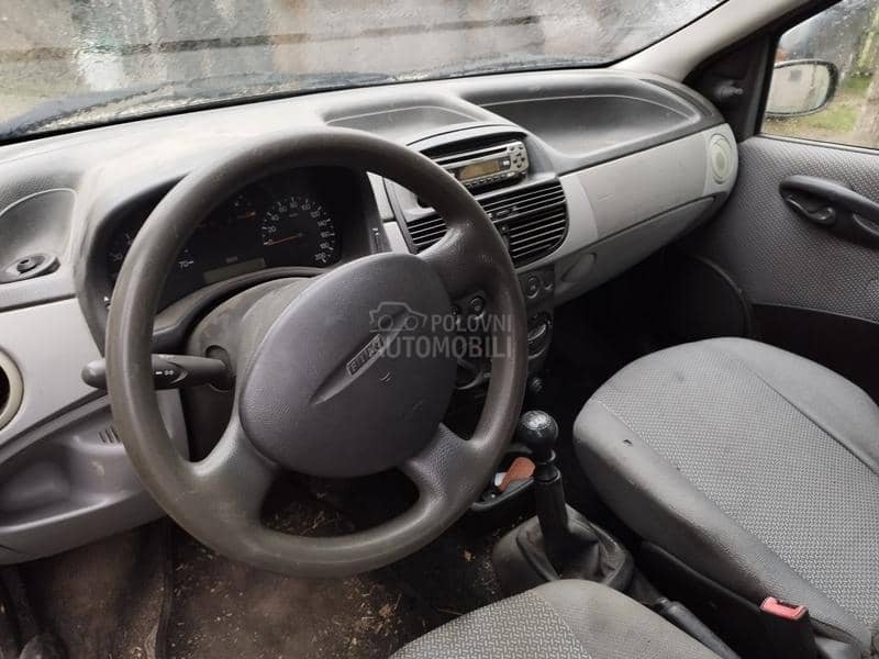 Fiat Punto 2002. god. -  kompletan auto u delovima